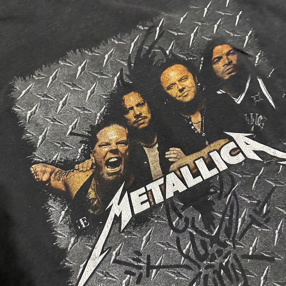VTG vintage Metallica Short Sleeve Crew Tshirt 2009 world tour magnetic tour - Picture 3 of 8